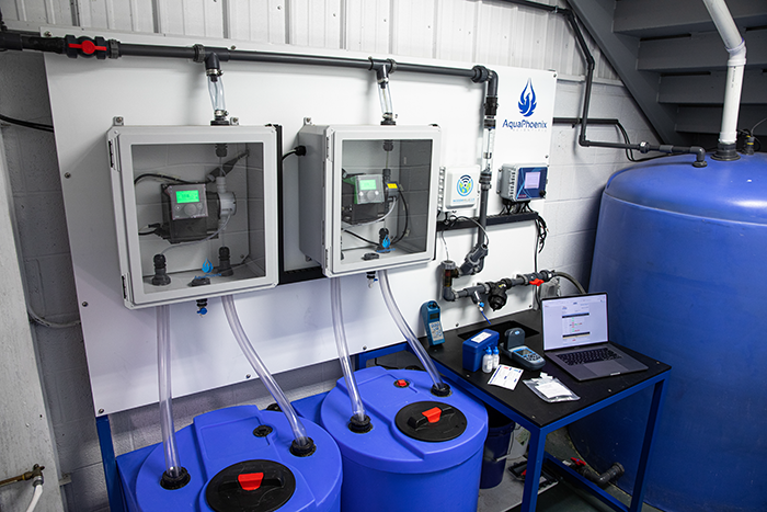 feed and control setup with cellular modem, 3 tanks and a laptop